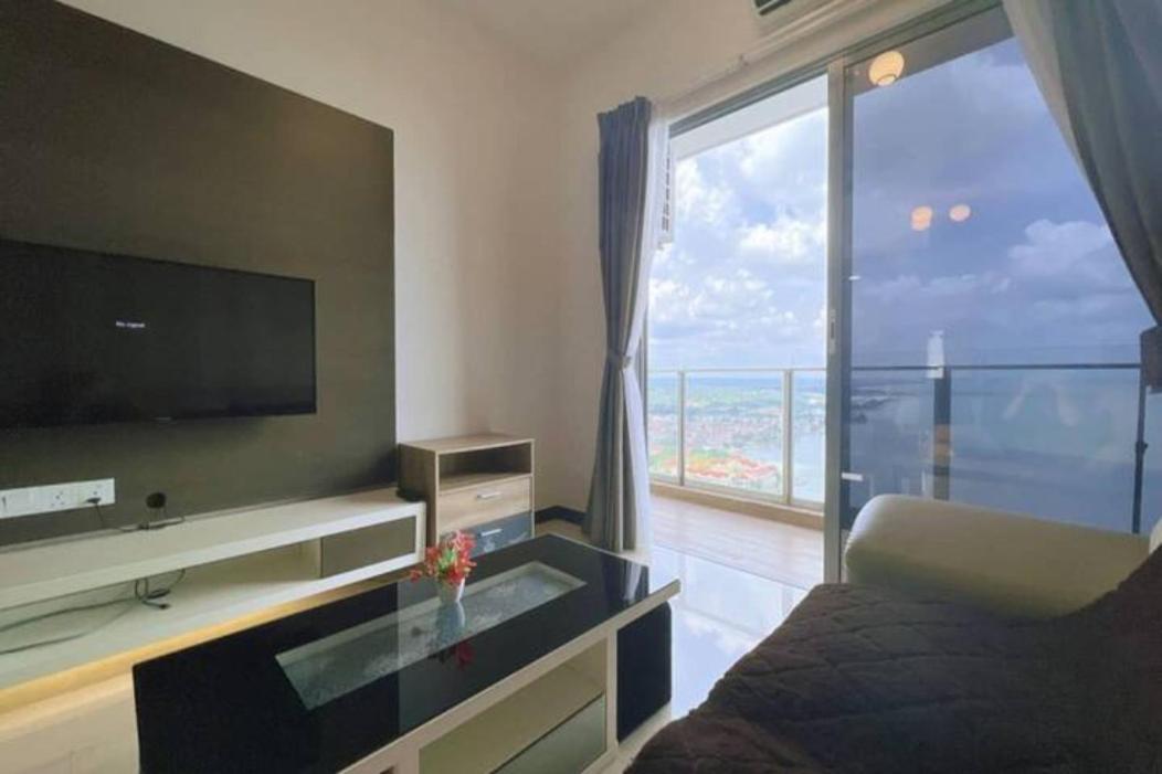 Maxhome Cozy At Silverscape Apartment