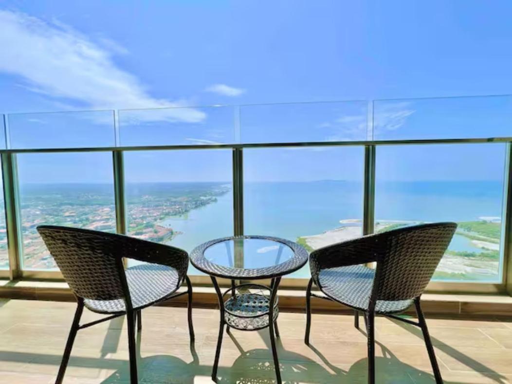 Maxhome Cozy At Silverscape Apartment Malacca